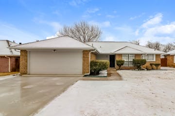 1104 Chapel Hill Dr Mansfield, TX 76063